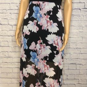 Vince Camuto Black/floral zippered dress.